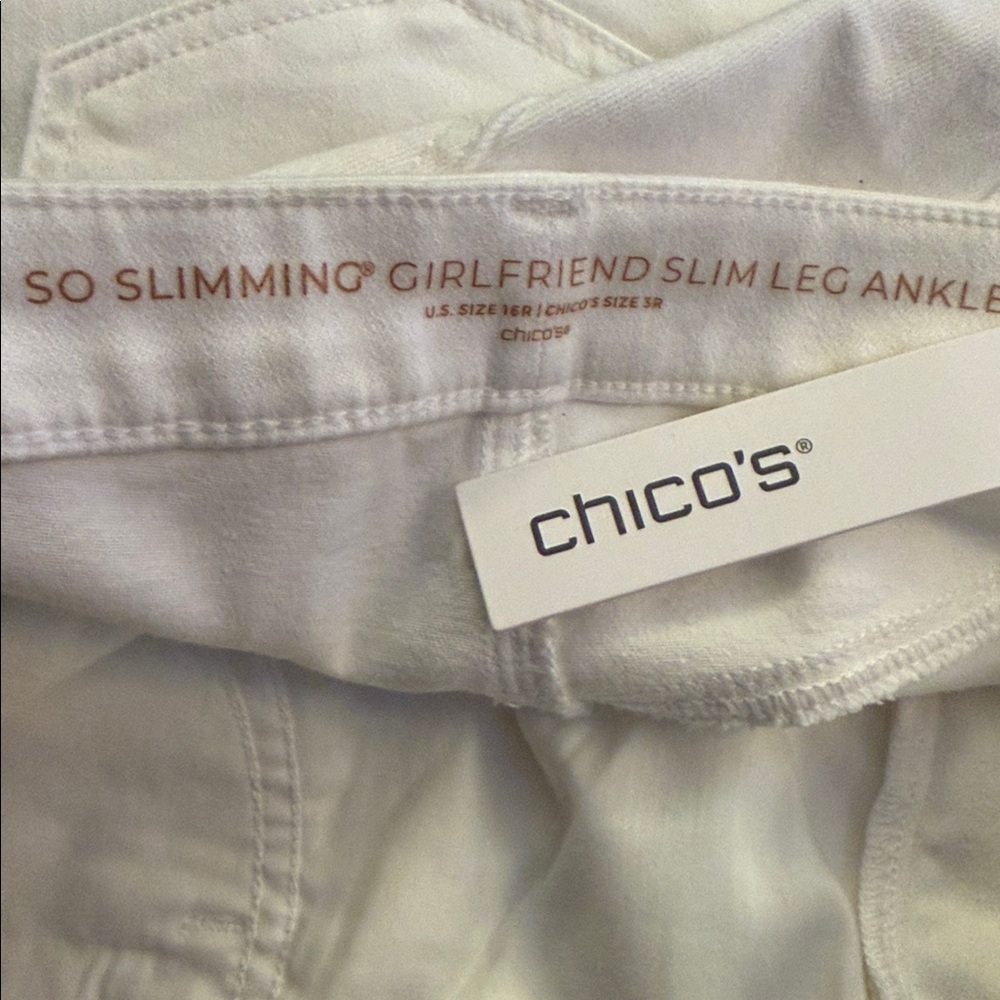 Chico’s High Waist White So Slimming Girlfriend Frayed Ankle Jeans Size 16R - Picture 7 of 8